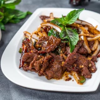 Basil & Dried Chili Beef- Lunch Special