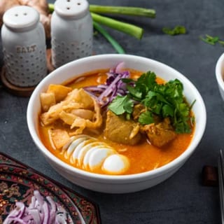 Ohn-no Khao Swè (Coconut Noodle Soup)